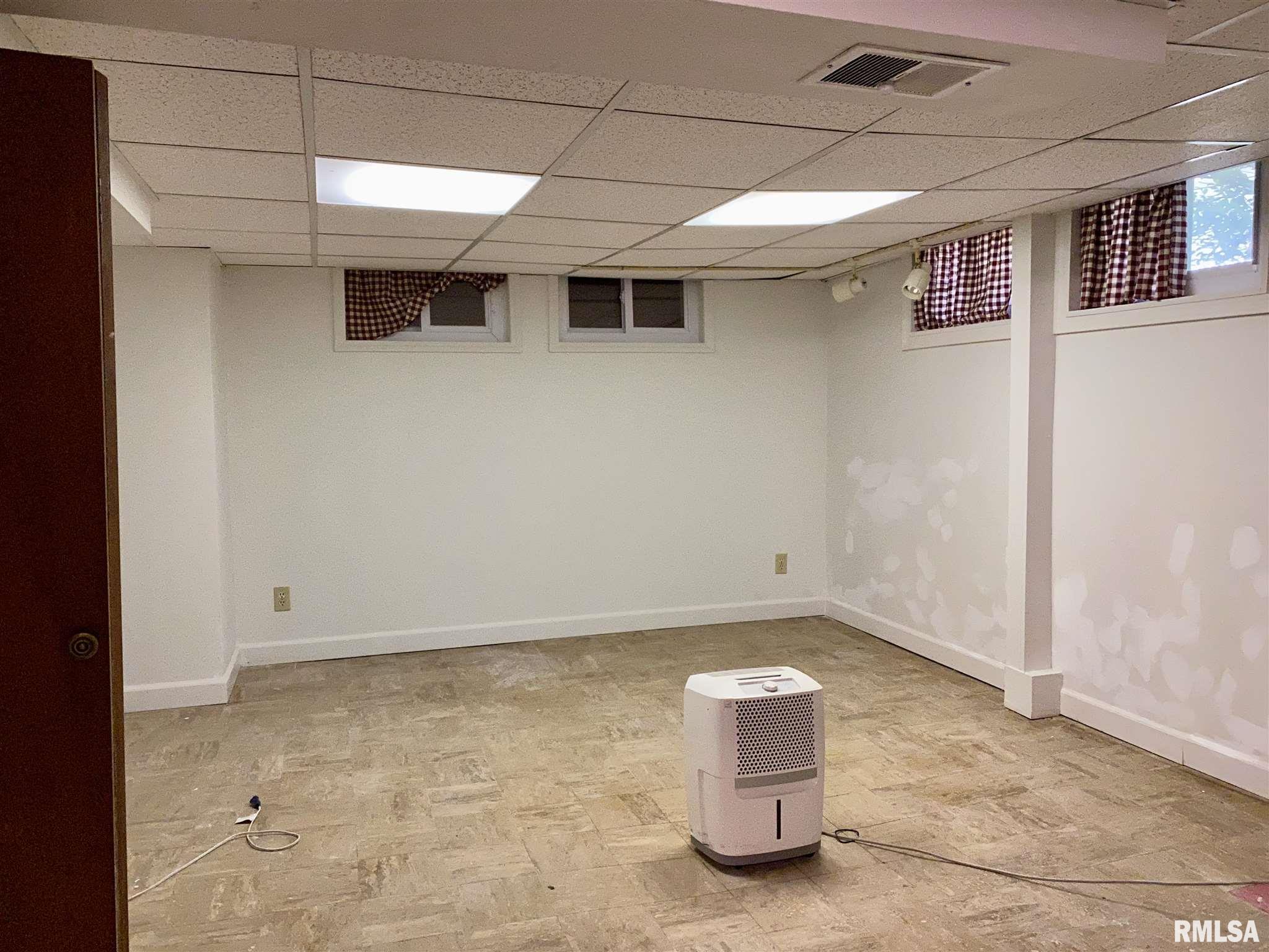 1236 West Adams Road Macomb, IL 61455 - Photo 20 of 30 Gallery Image 20