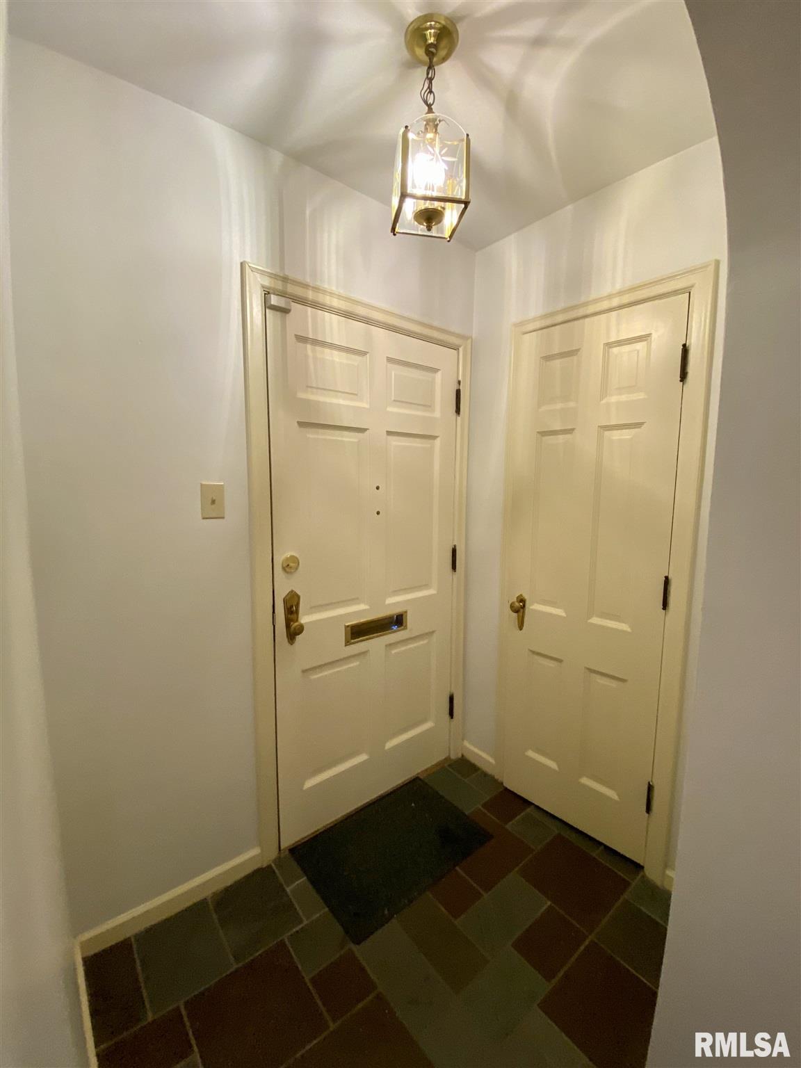 1236 West Adams Road Macomb, IL 61455 - Photo 2 of 30 Gallery Image 2