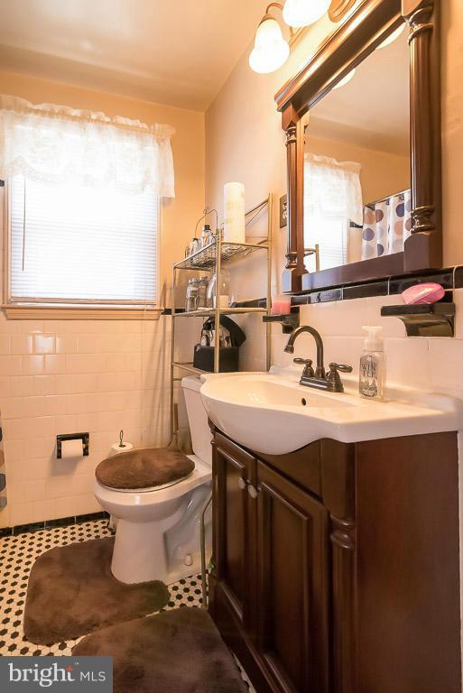 3932 Bareva Road Baltimore, MD 21215 - Photo 16 of 26 Bath