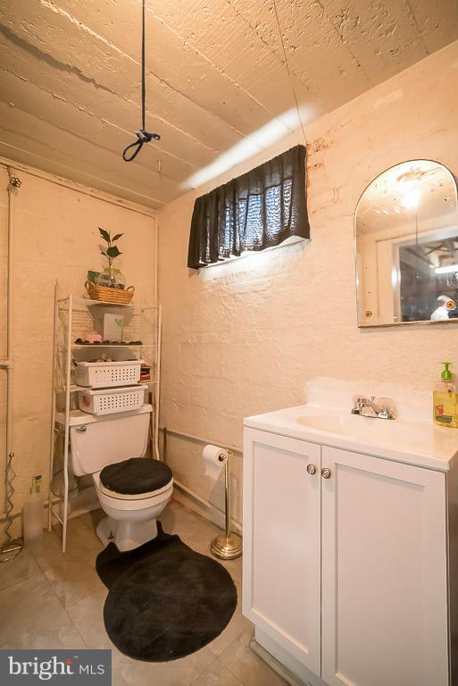 3932 Bareva Road Baltimore, MD 21215 - Photo 23 of 26 Bath