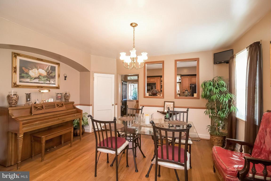 3932 Bareva Road Baltimore, MD 21215 - Photo 7 of 26 Dining Room