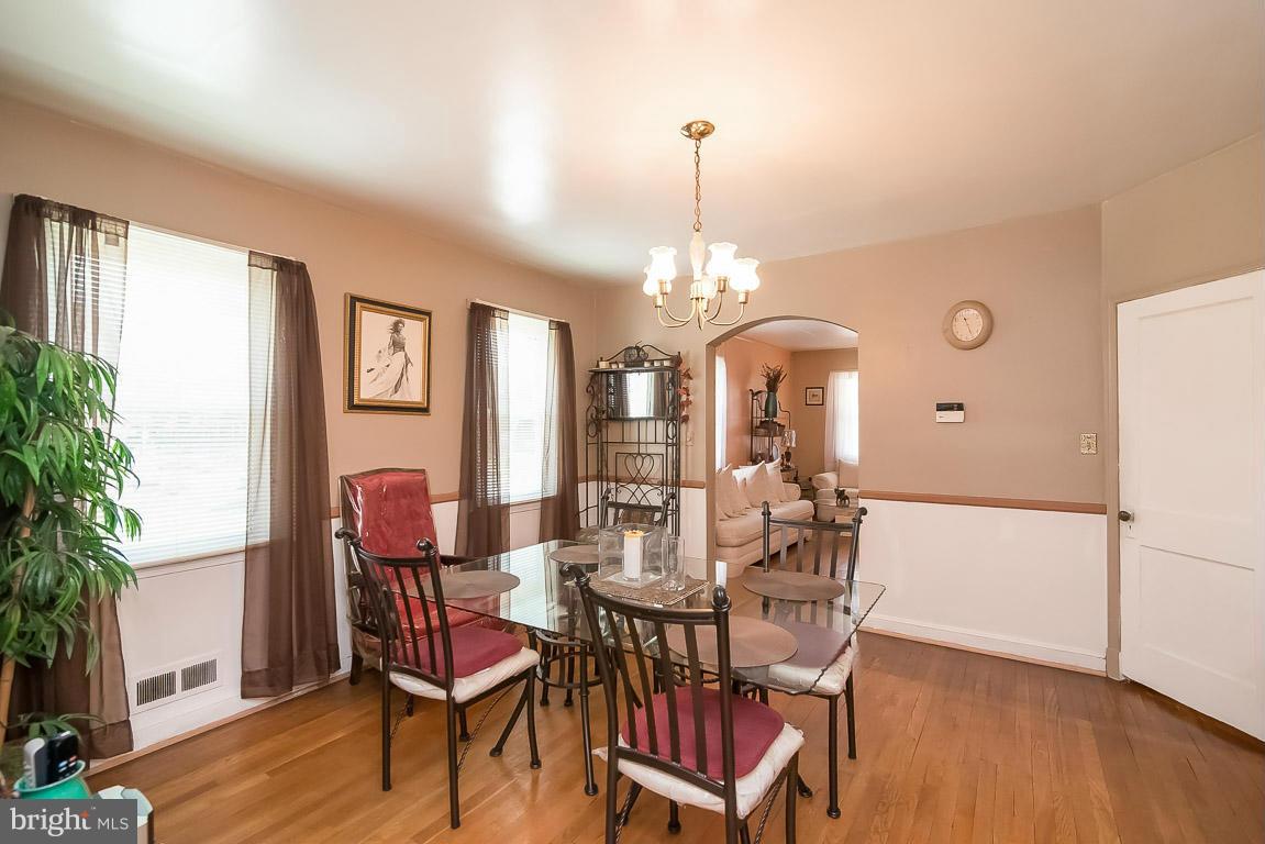 3932 Bareva Road Baltimore, MD 21215 - Photo 8 of 26 Dining Room