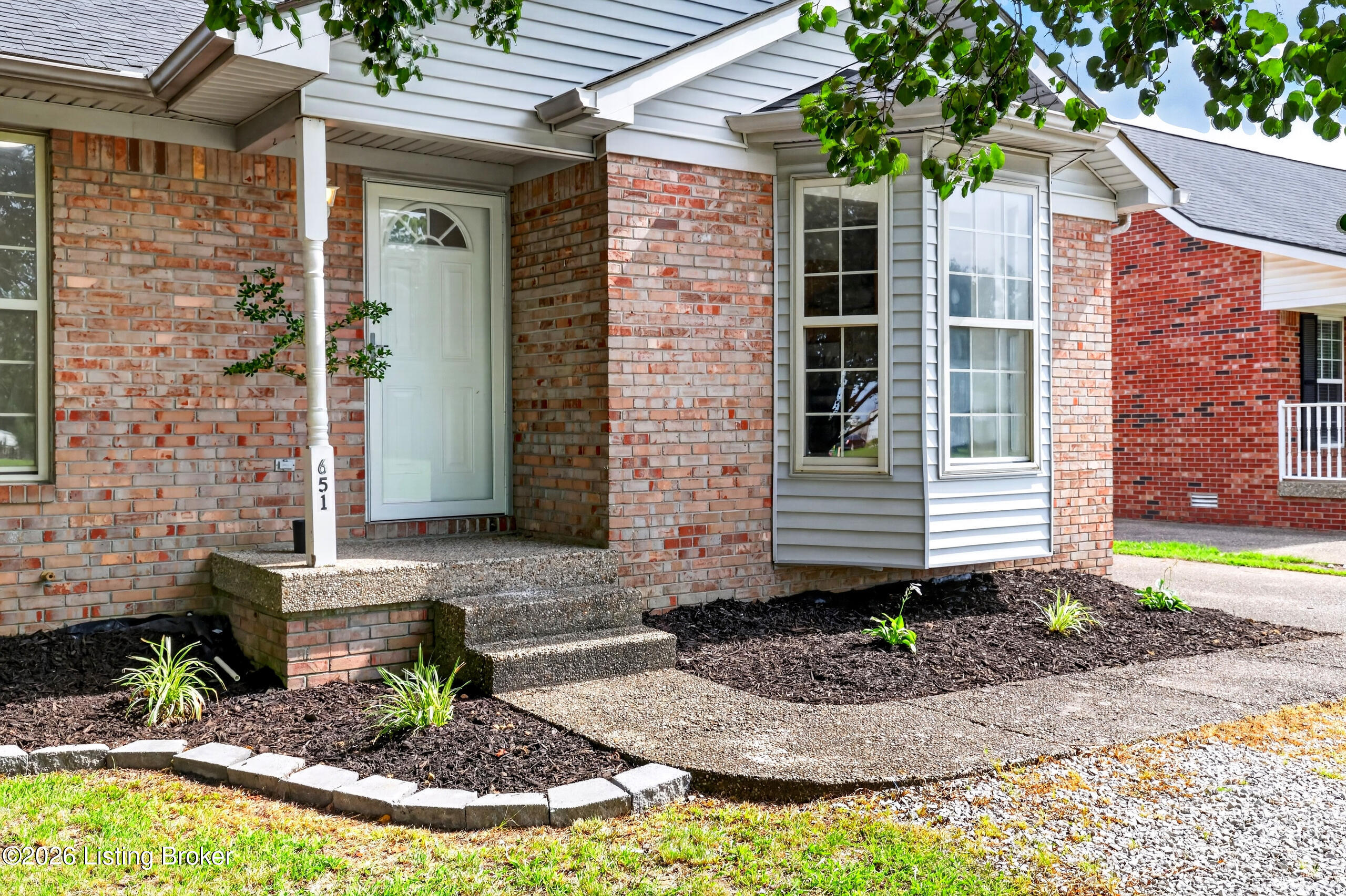 651 Beech Grv Road Shepherdsville, KY 40165 - Photo 5 of 61 011_H40A2849