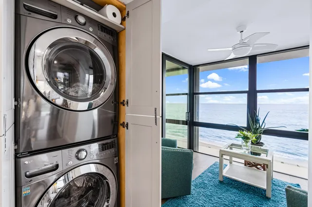 a view of washer and dryer in a room