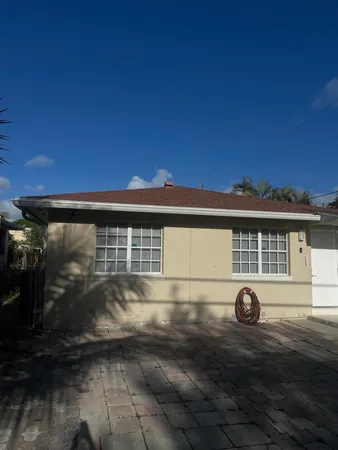 $2,000 | 5009 Garden Avenue, Unit A, West Palm Beach, FL 33405