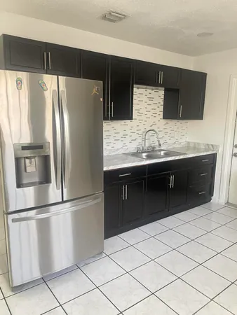 $2,000 | 5009 Garden Avenue, Unit A, West Palm Beach, FL 33405