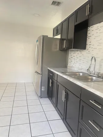 $2,000 | 5009 Garden Avenue, Unit A, West Palm Beach, FL 33405
