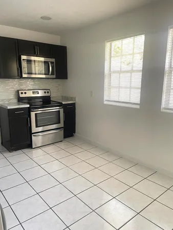 $2,000 | 5009 Garden Avenue, Unit A, West Palm Beach, FL 33405