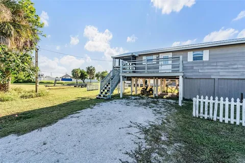 $1,700 | 208 South Canal Street, Ruskin, FL 33570