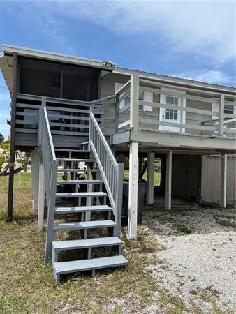 $1,700 | 208 South Canal Street, Ruskin, FL 33570