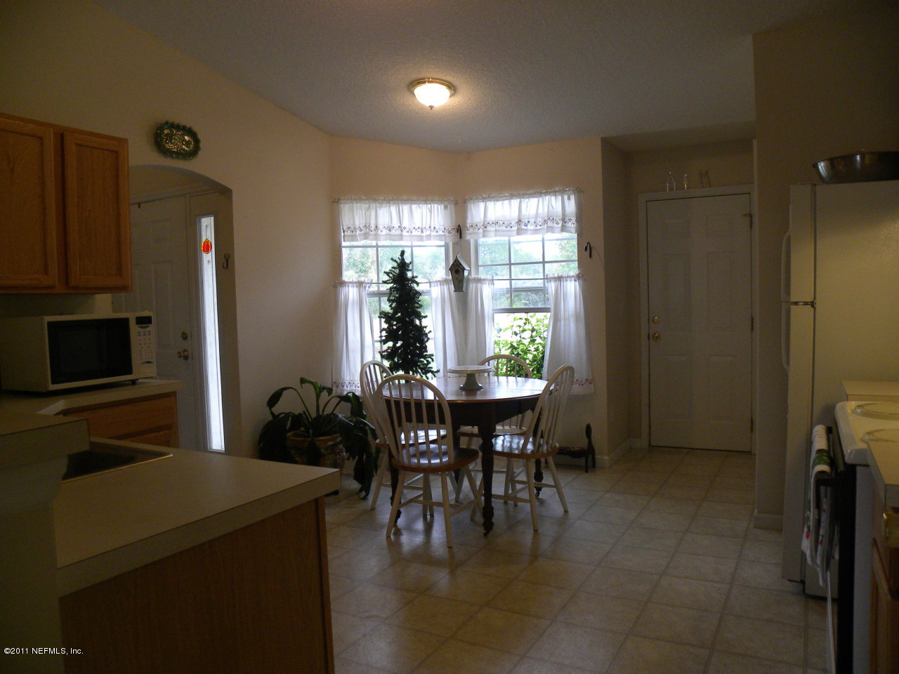 11557 Saints Road Jacksonville, FL 32246 - Photo 2 of 5 Eat-in Kitchen