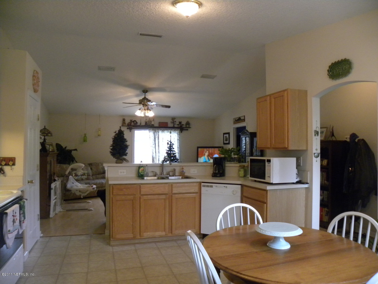 11557 Saints Road Jacksonville, FL 32246 - Photo 3 of 5 Kitchen