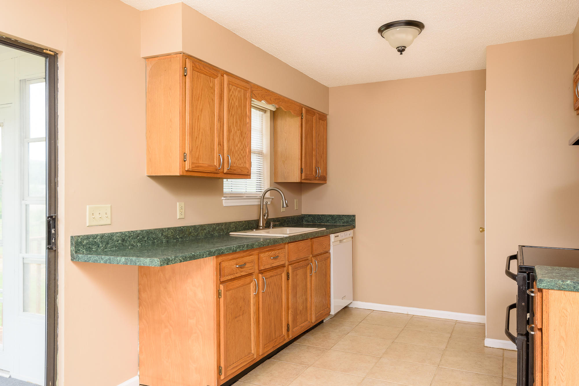 281 Waddell Road Cleveland, TN 37311 - Photo 11 of 37 kitchen_1