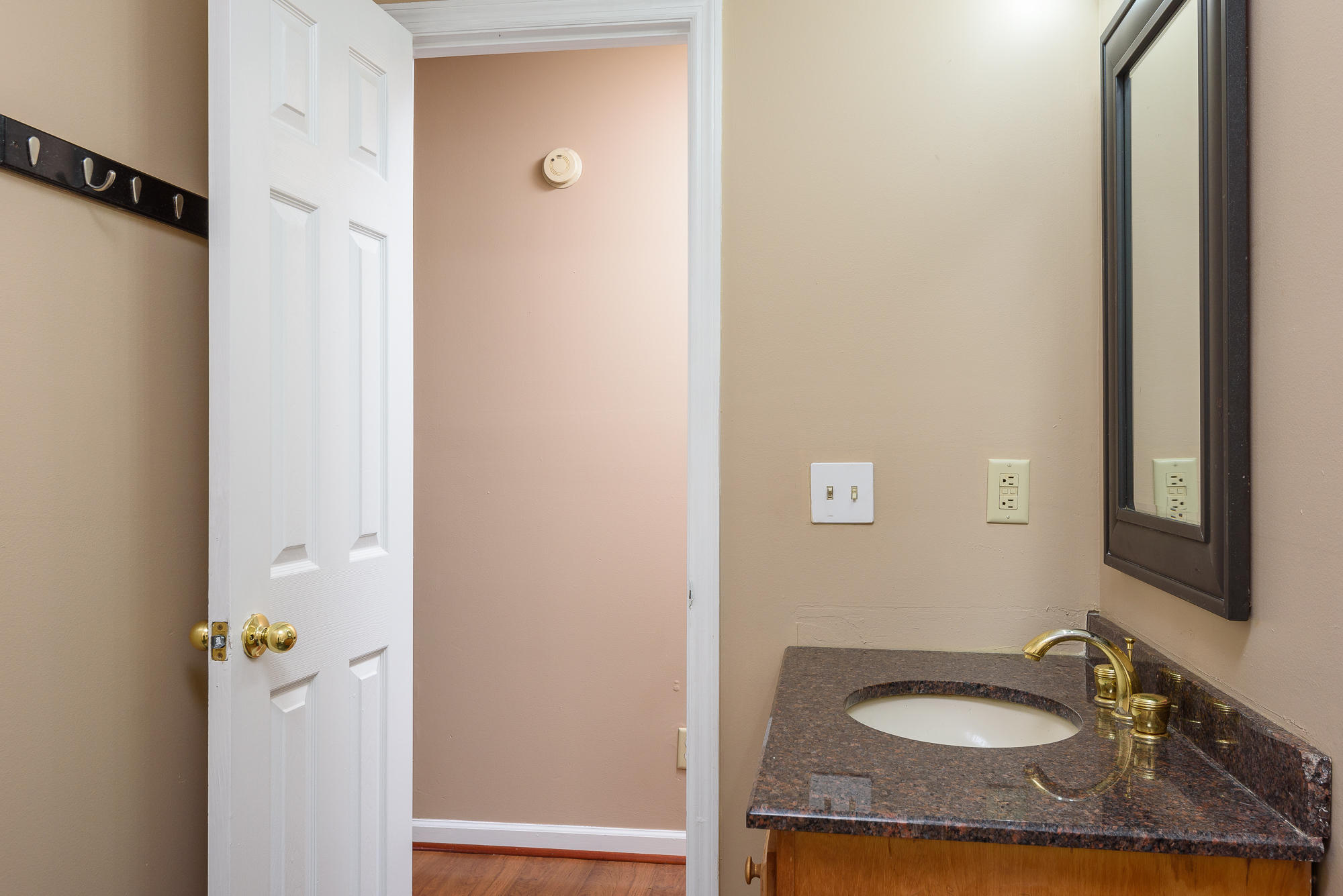 281 Waddell Road Cleveland, TN 37311 - Photo 15 of 37 hallbath_2