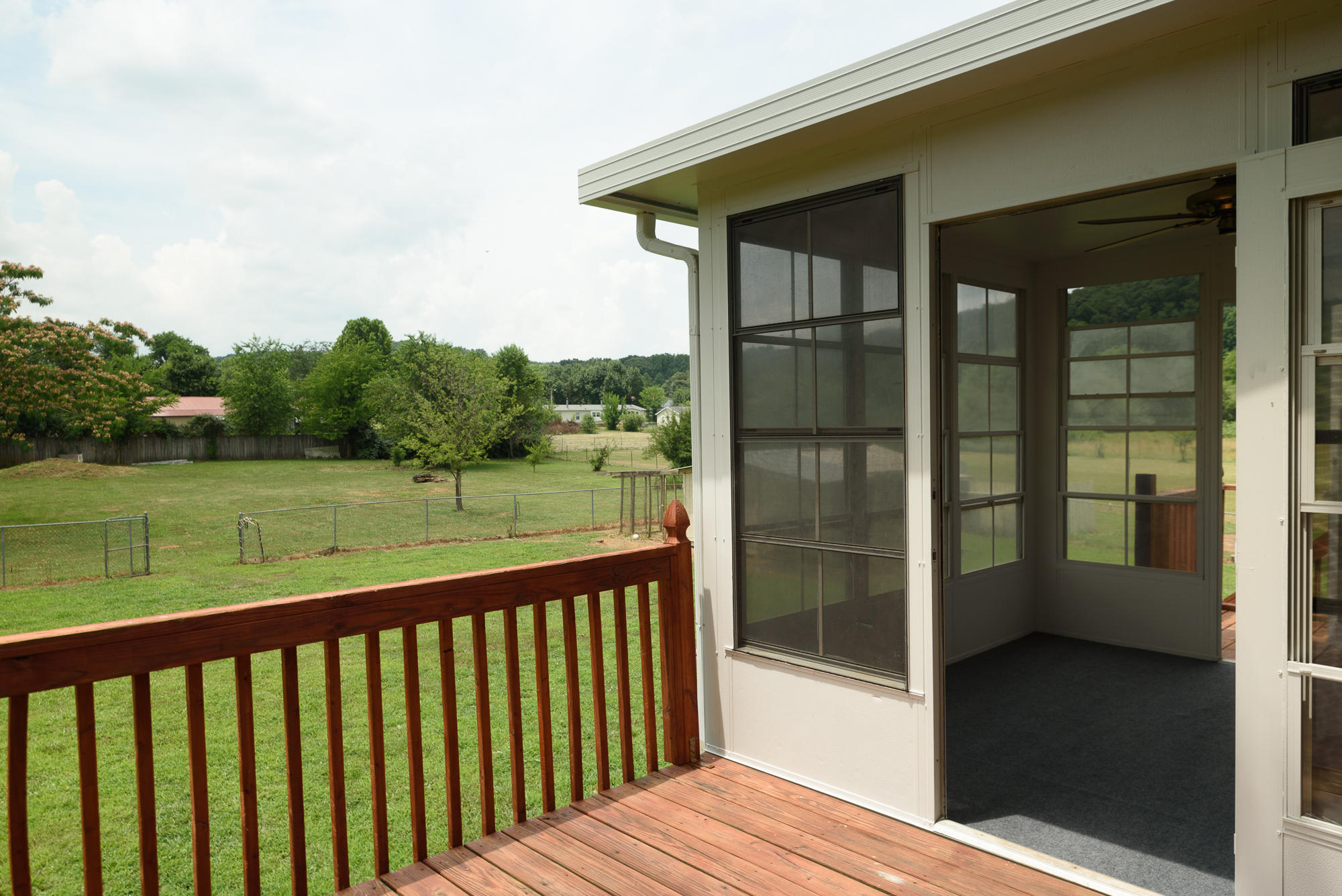 281 Waddell Road Cleveland, TN 37311 - Photo 30 of 37 xdeck