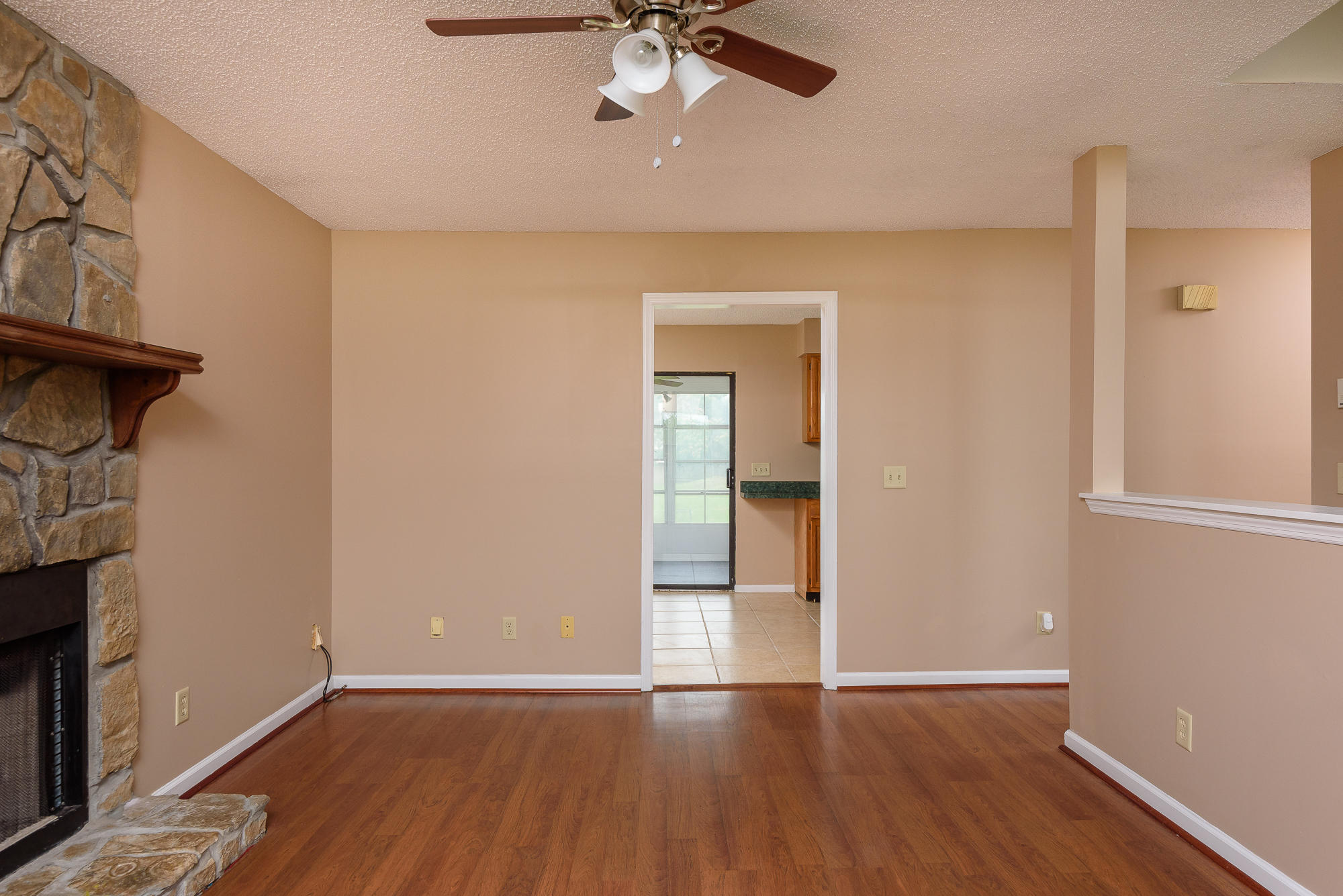 281 Waddell Road Cleveland, TN 37311 - Photo 6 of 37 living_3