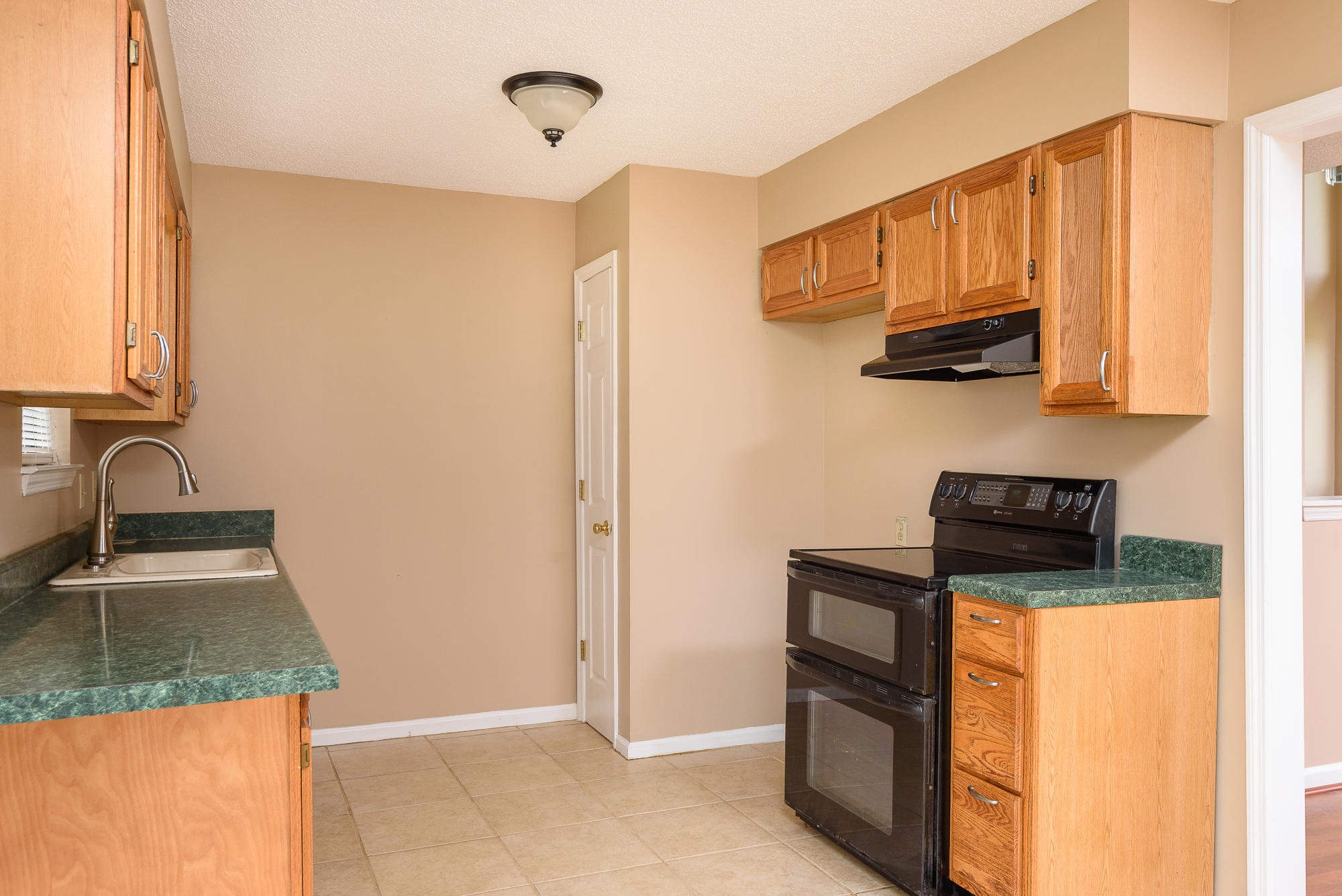 281 Waddell Road Cleveland, TN 37311 - Photo 10 of 37 kitchen_2