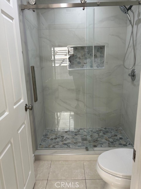 8 Cape Cod Irvine, CA 92620 - Photo 7 of 11 Large bathroom with shower