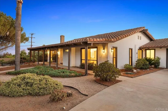 $1,050,000 | 112 Palmas Norte, Fallbrook, CA 92028