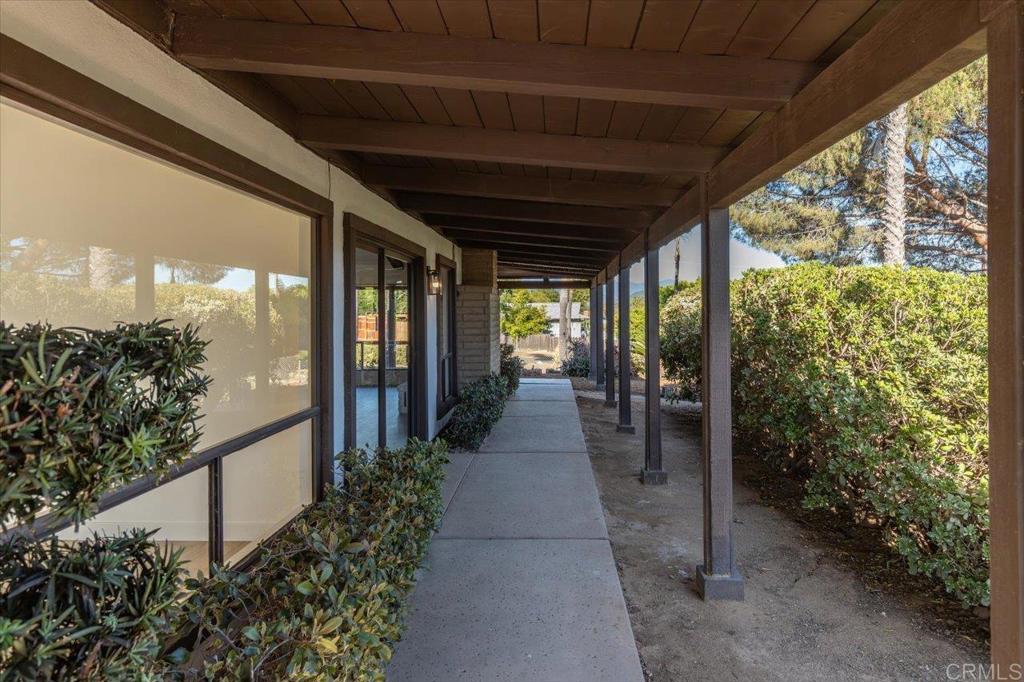 112 Palmas Norte Fallbrook, CA 92028 - Photo 47 of 74 a view of a porch