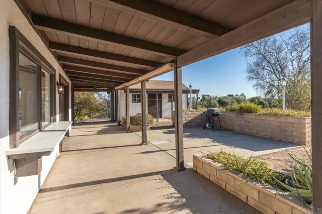 $1,050,000 | 112 Palmas Norte, Fallbrook, CA 92028