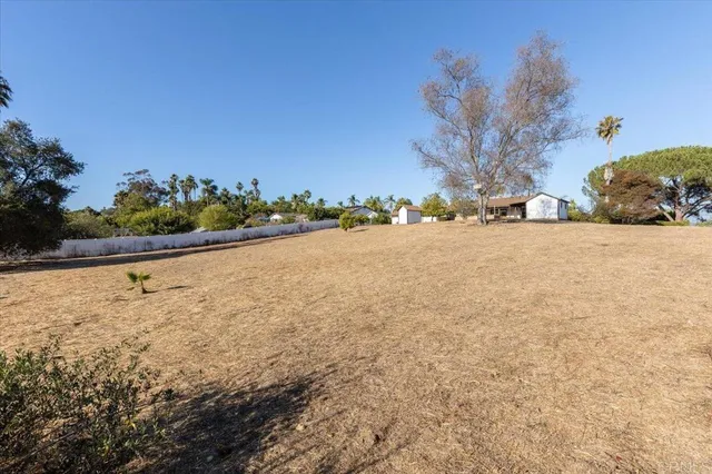 $1,050,000 | 112 Palmas Norte, Fallbrook, CA 92028