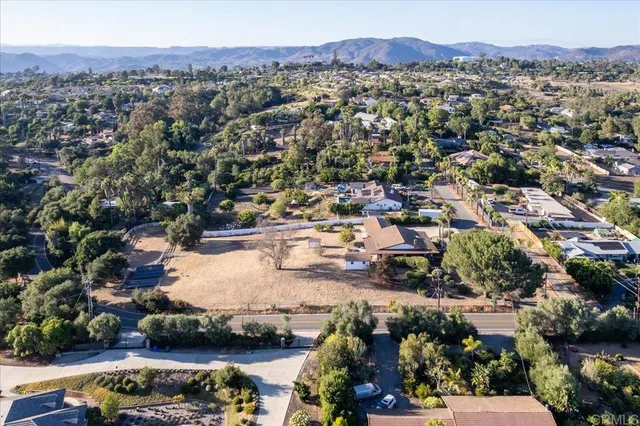 $1,050,000 | 112 Palmas Norte, Fallbrook, CA 92028