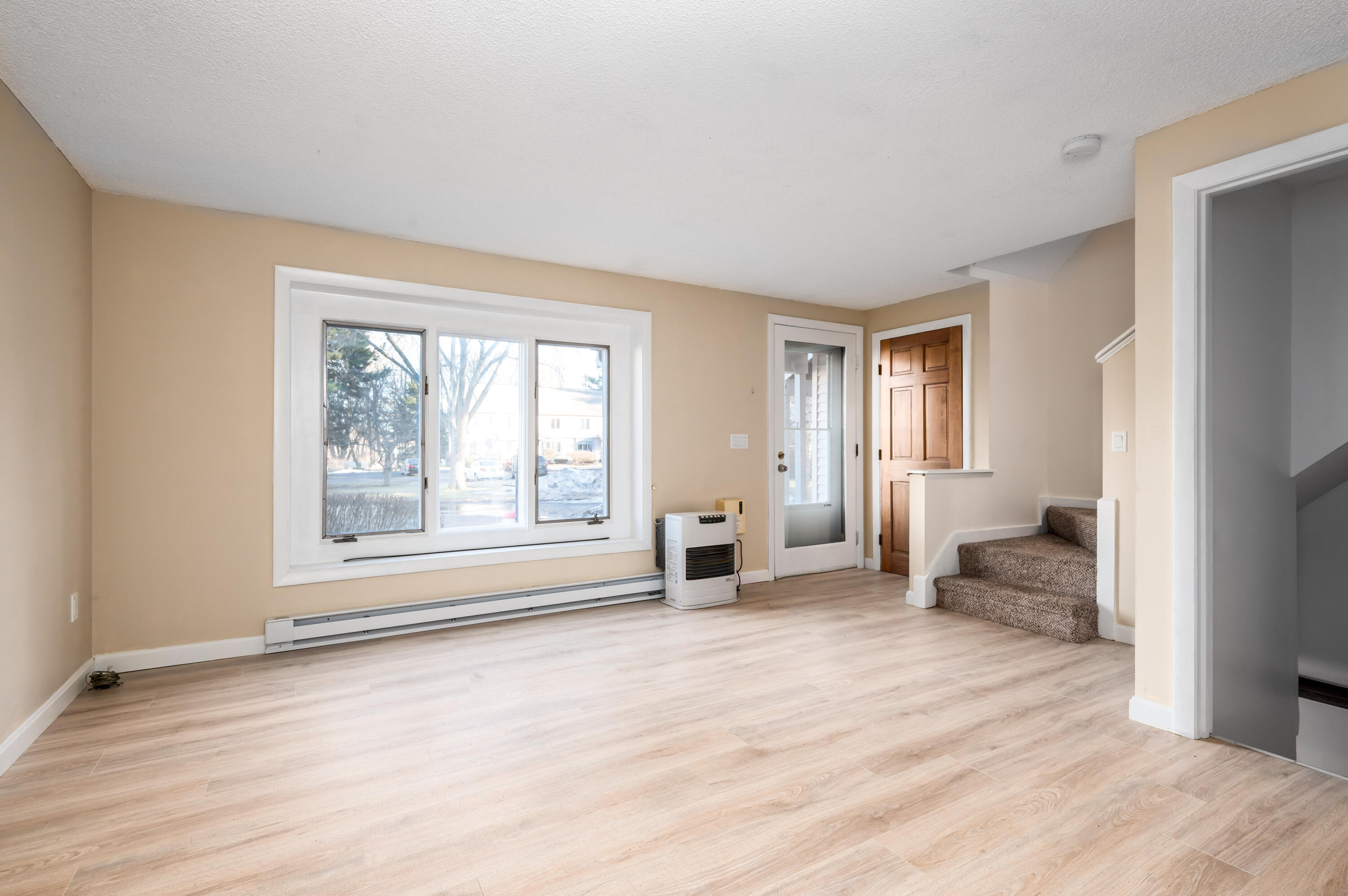 17 Graham Road, Unit 6 Westbrook, ME 04092 - Photo 10 of 25 17_graham-8