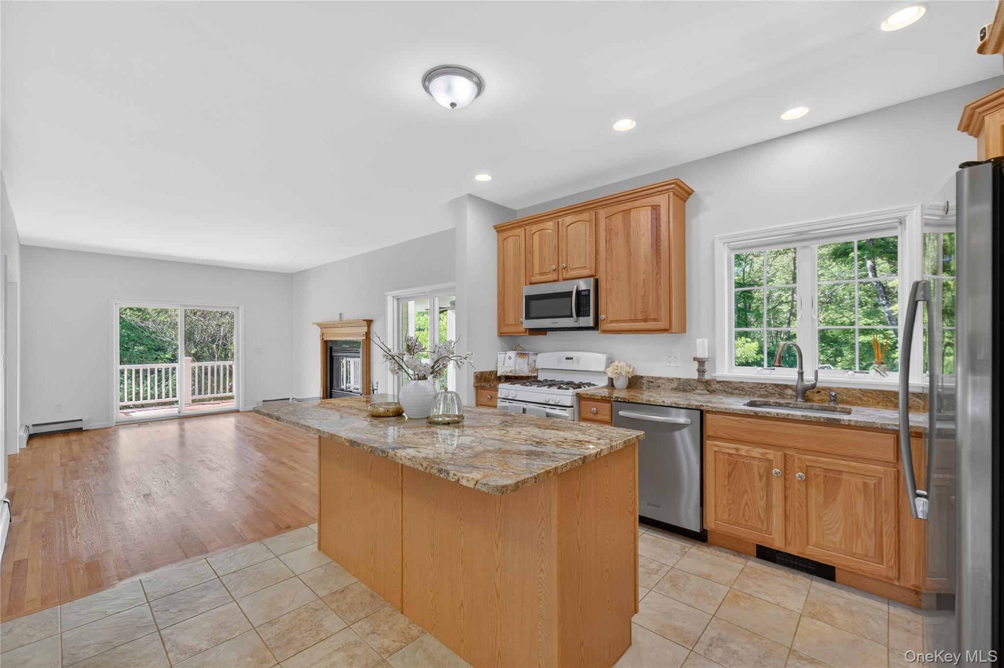 433 Barrett Hill Road Mahopac, NY 10541 - Photo 10 of 38