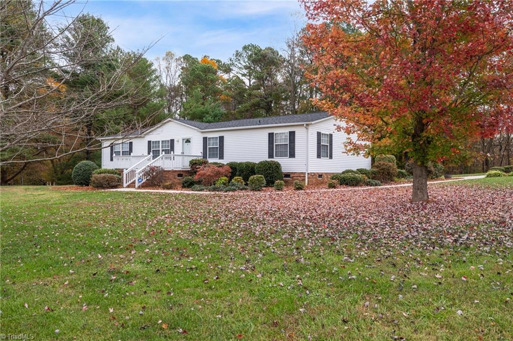 131 Loftis Road Reidsville, NC 27320 - Photo 3 of 45