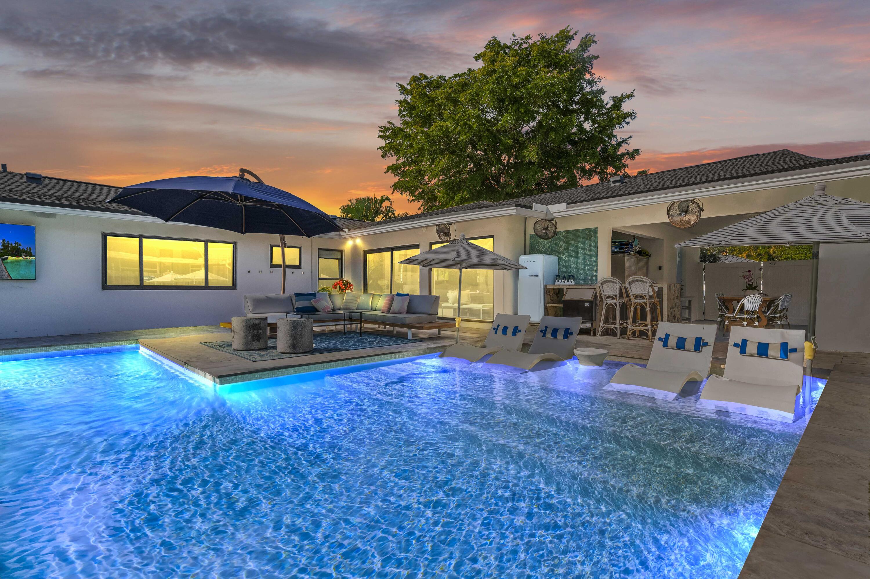 518 Southwest 28th Avenue Boynton Beach, FL 33435 - Photo 2 of 55 53Twilight 03