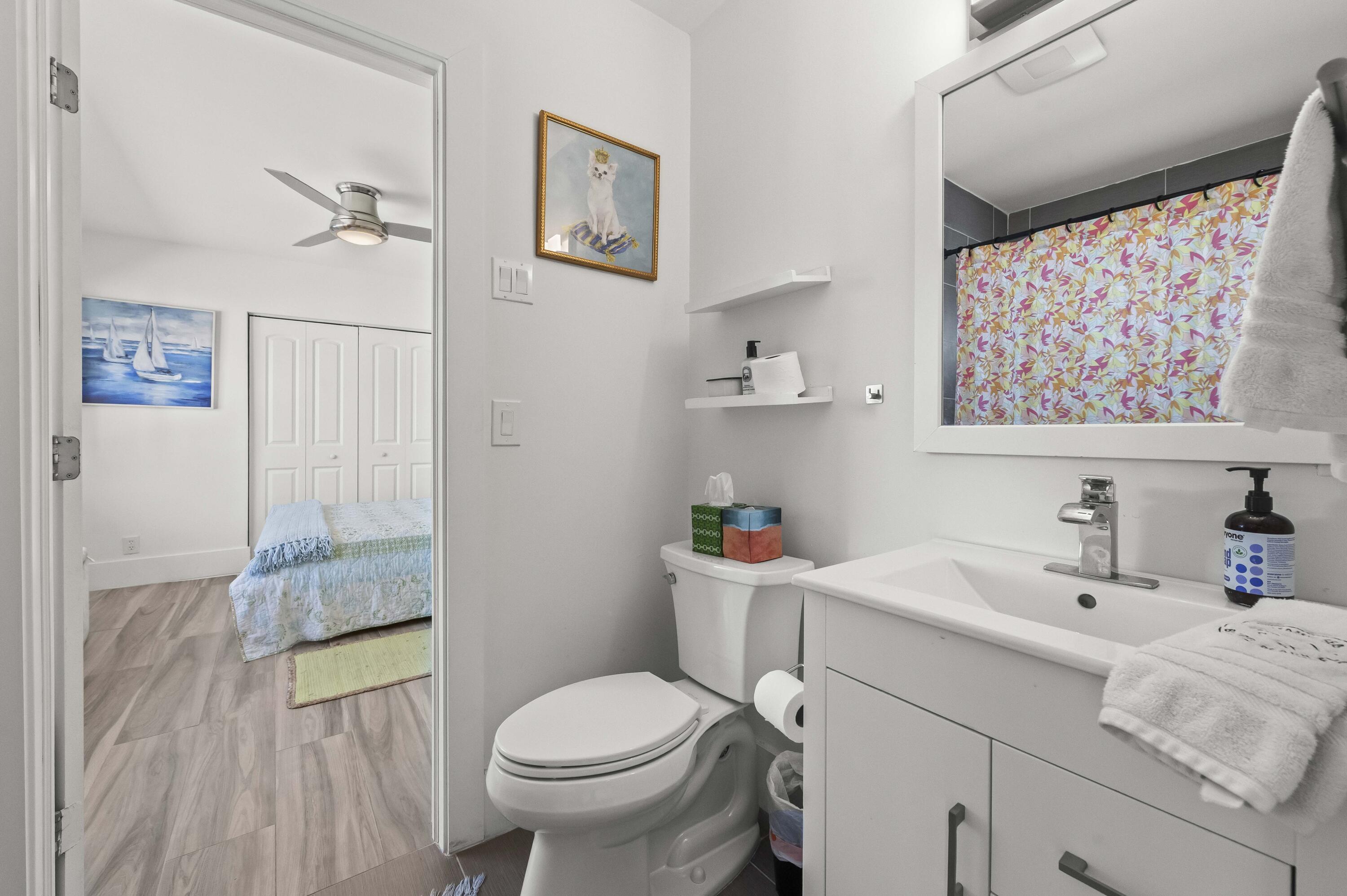 518 Southwest 28th Avenue Boynton Beach, FL 33435 - Photo 25 of 55 23 Bathroom 01