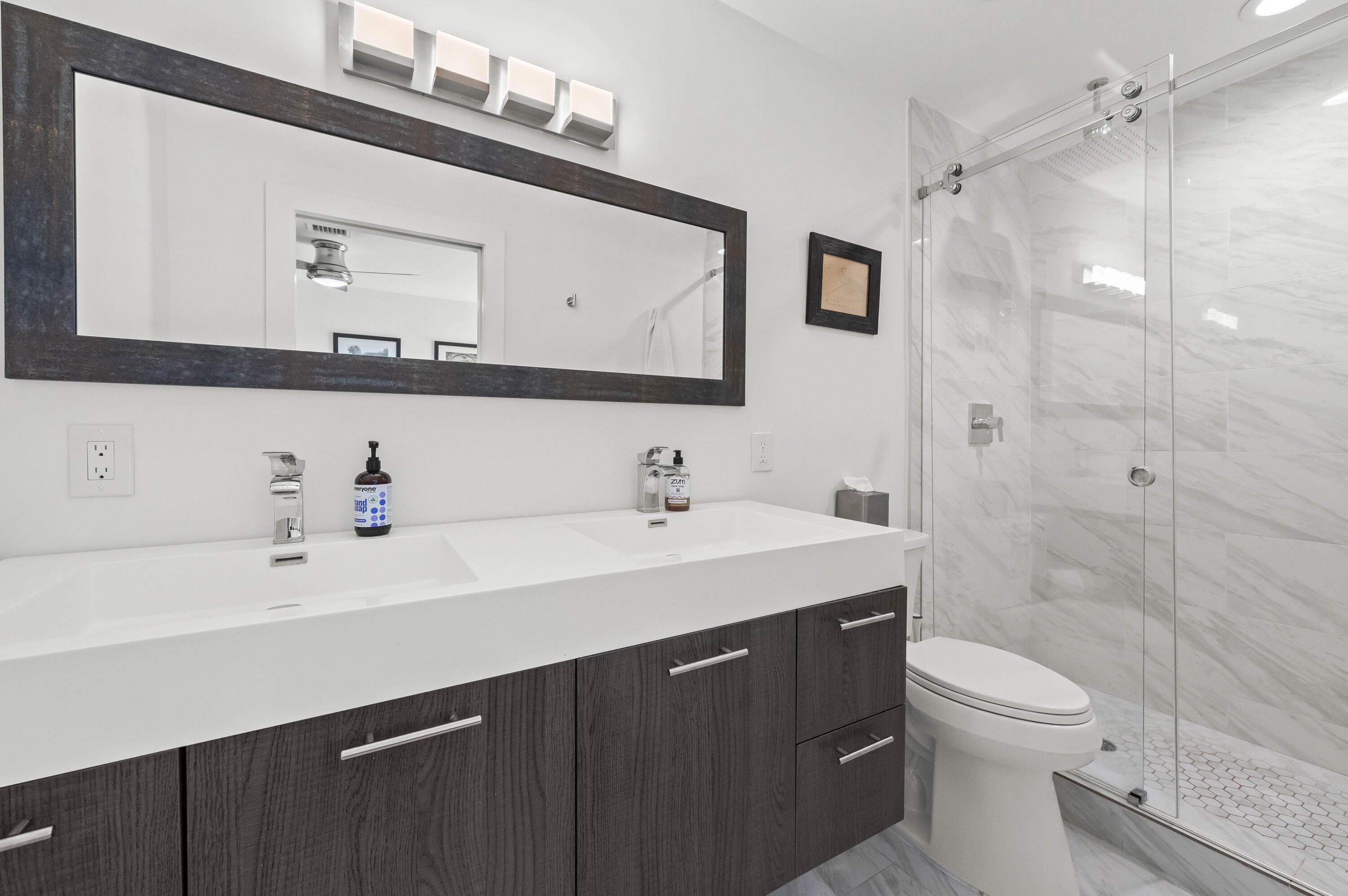 518 Southwest 28th Avenue Boynton Beach, FL 33435 - Photo 26 of 55 24 Bathroom 02