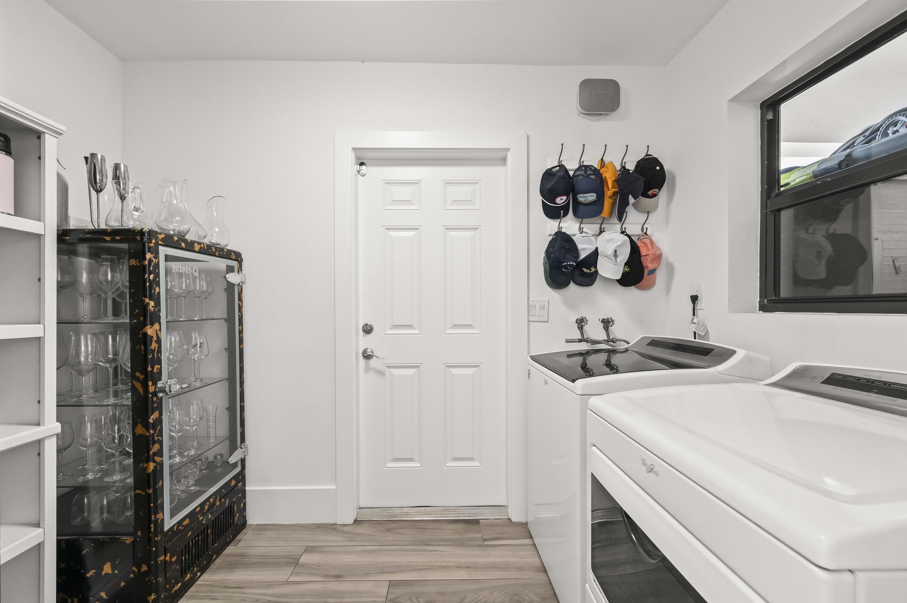 518 Southwest 28th Avenue Boynton Beach, FL 33435 - Photo 27 of 55 25 Laundry Room 01