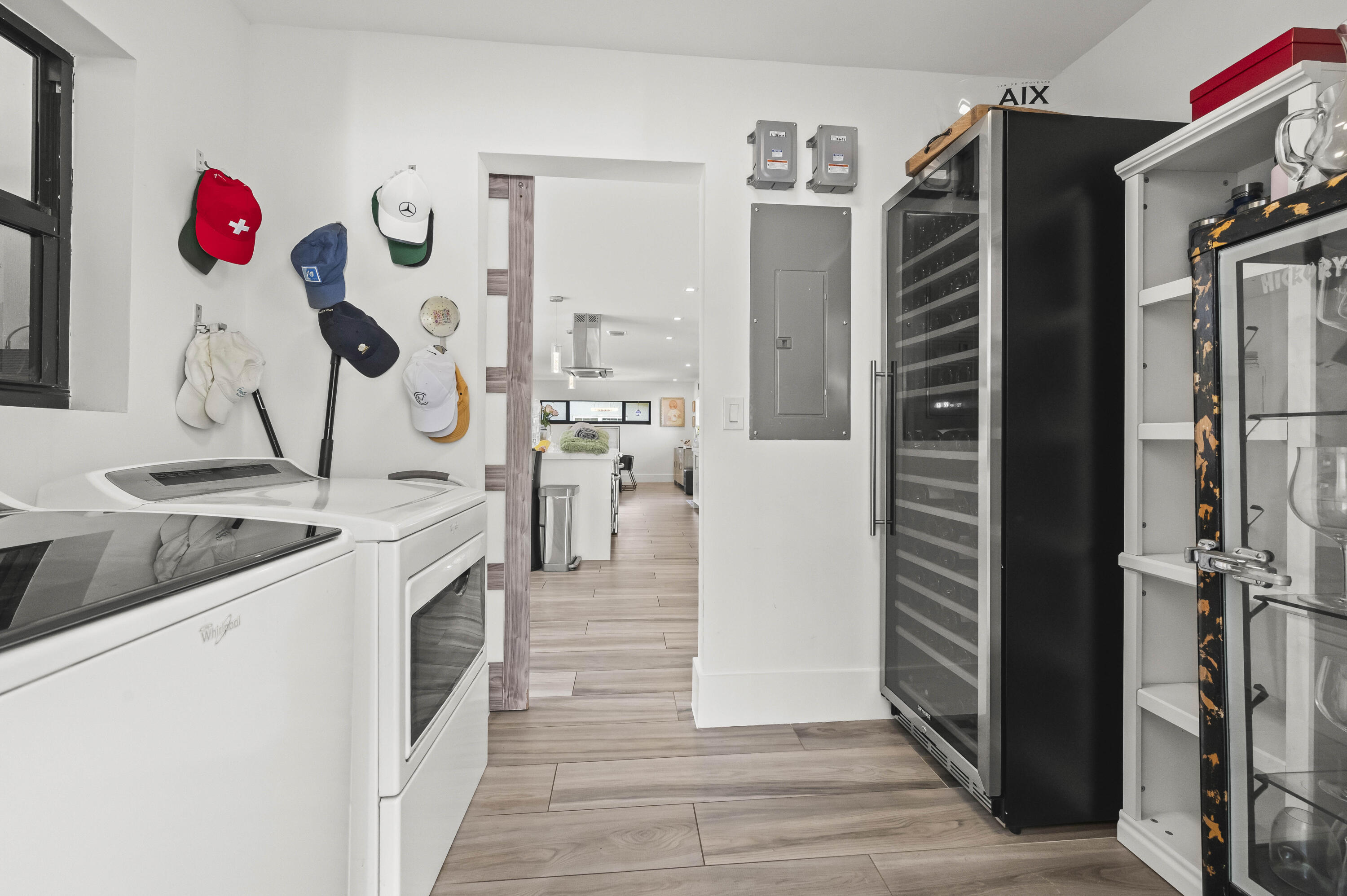 518 Southwest 28th Avenue Boynton Beach, FL 33435 - Photo 28 of 55 26 Laundry Room 02