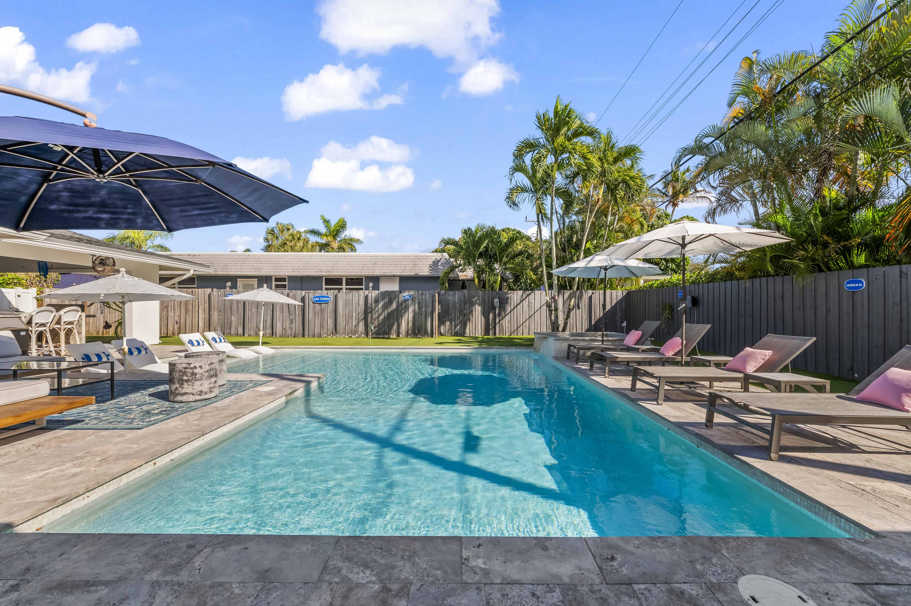 518 Southwest 28th Avenue Boynton Beach, FL 33435 - Photo 32 of 55 30 Swimming Pool 01