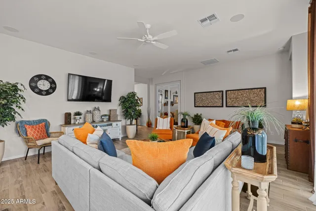 $725,000 | 2228 West Caldwell Street, Phoenix, AZ 85041