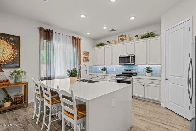 $725,000 | 2228 West Caldwell Street, Phoenix, AZ 85041