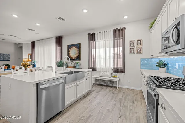 $725,000 | 2228 West Caldwell Street, Phoenix, AZ 85041