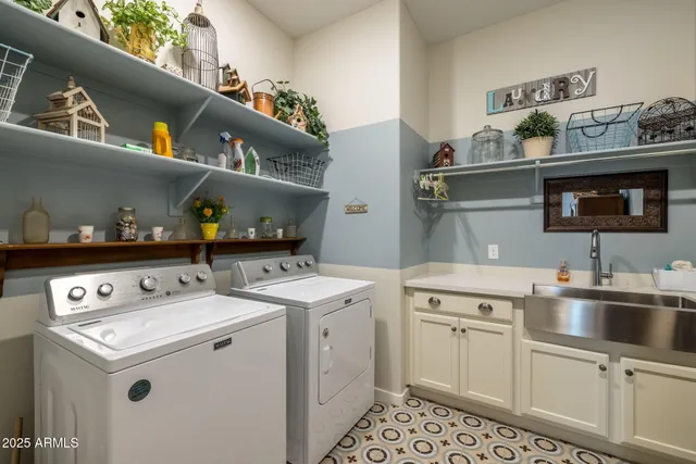 $725,000 | 2228 West Caldwell Street, Phoenix, AZ 85041