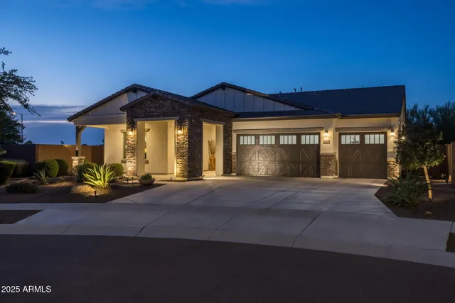 $725,000 | 2228 West Caldwell Street, Phoenix, AZ 85041