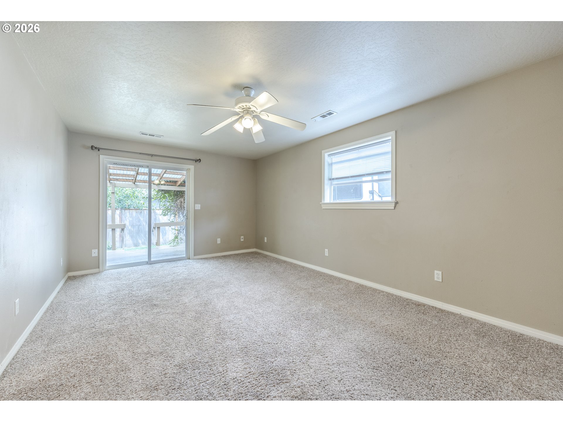 6876 Simeon Drive Springfield, OR 97478 - Photo 28 of 41