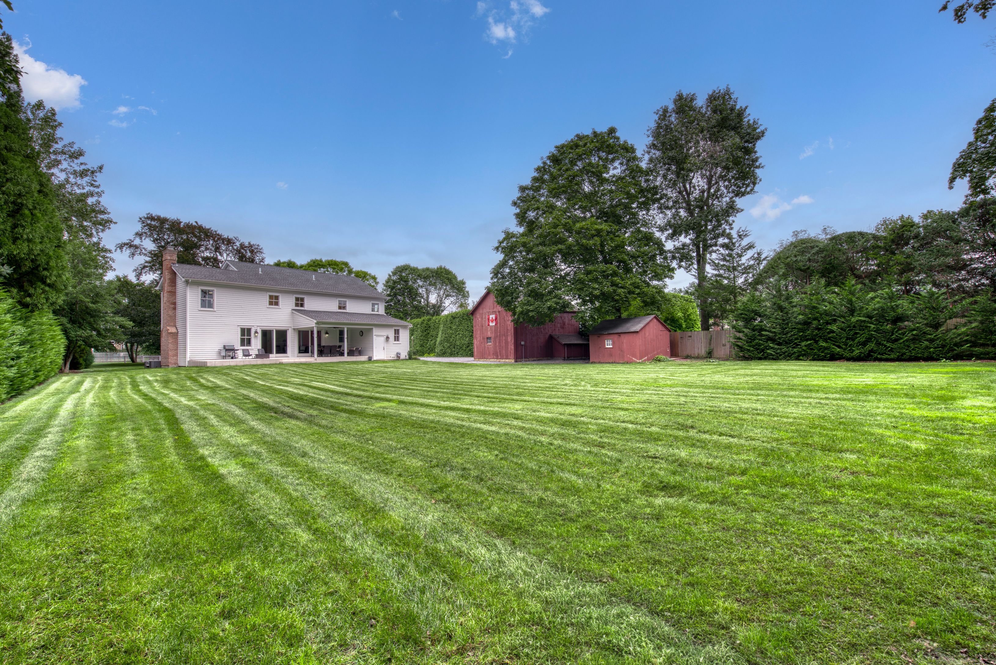 129 South Country Road Remsenburg, NY 11960 - Photo 7 of 30 Gallery Image 7