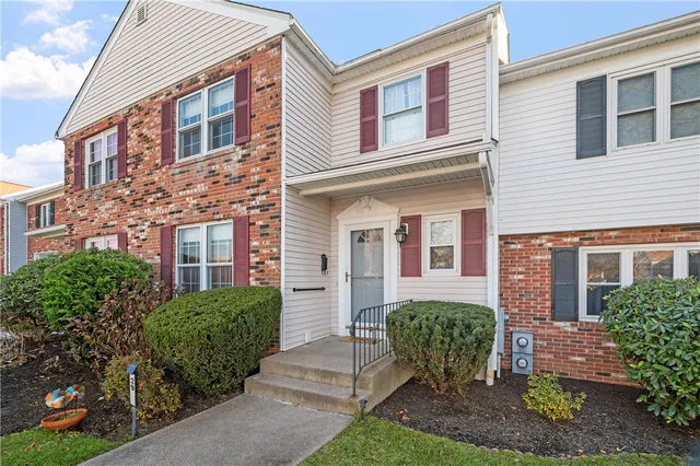 $359,900 | 2970 Mendon Road, Unit 29, Cumberland, RI 02864