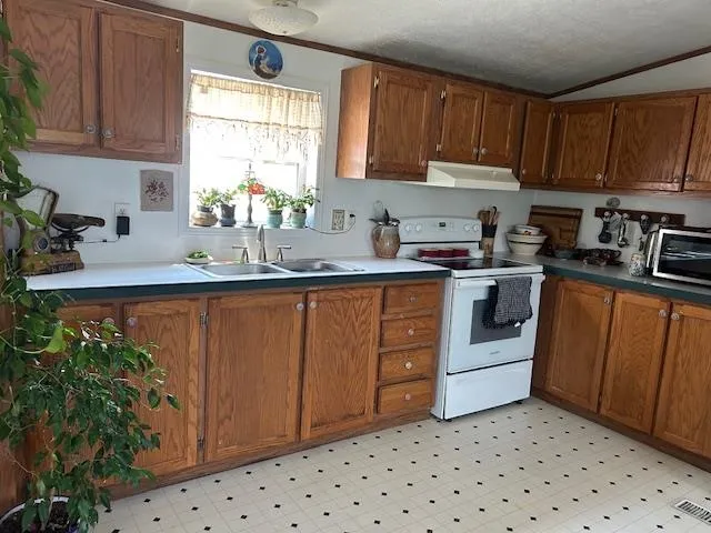 $129,900 | 28 Highway 145, Colebrook, NH 03576