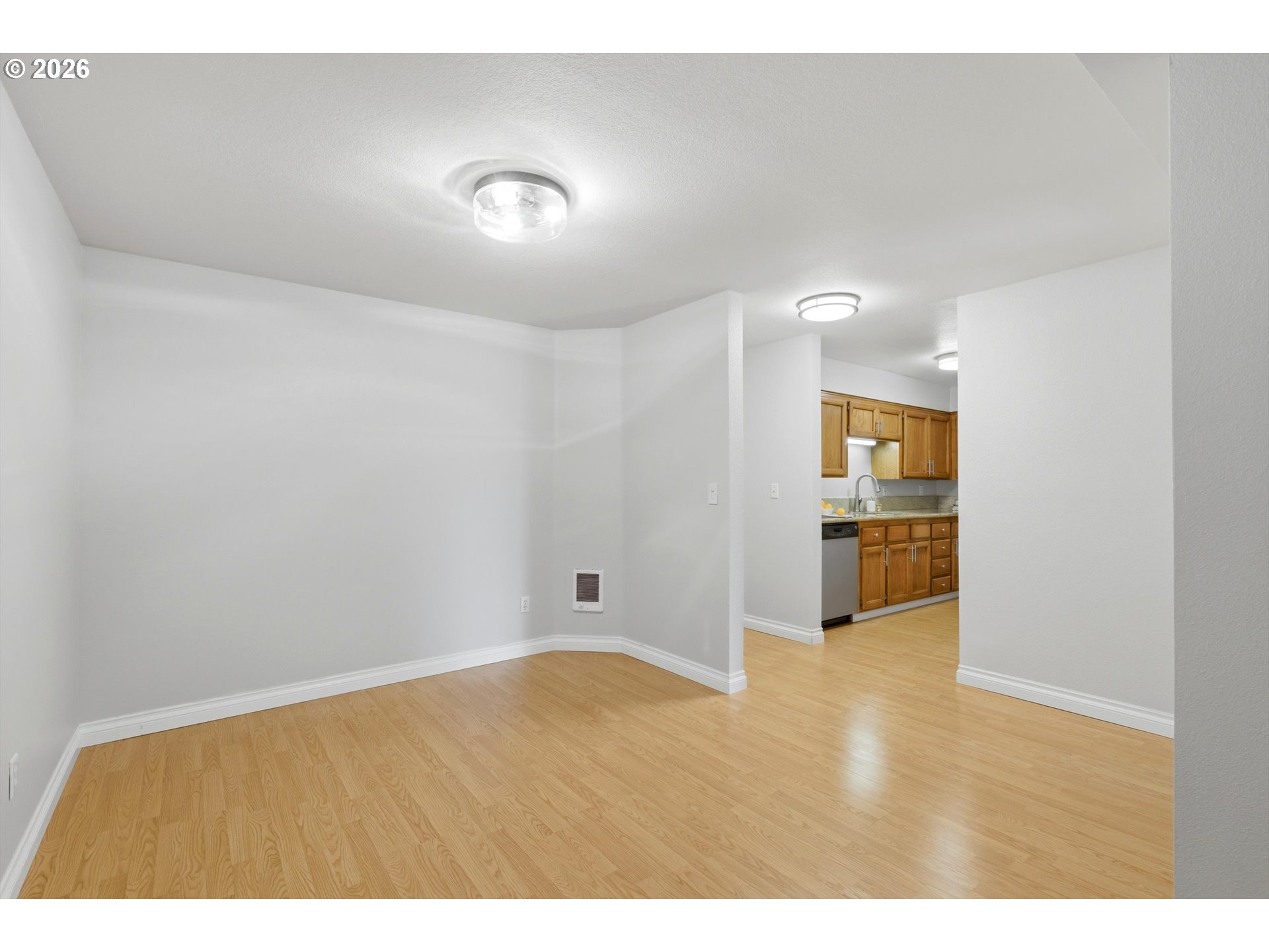8720 Southwest Tualatin Road, Unit 303 Tualatin, OR 97062 - Photo 7 of 30