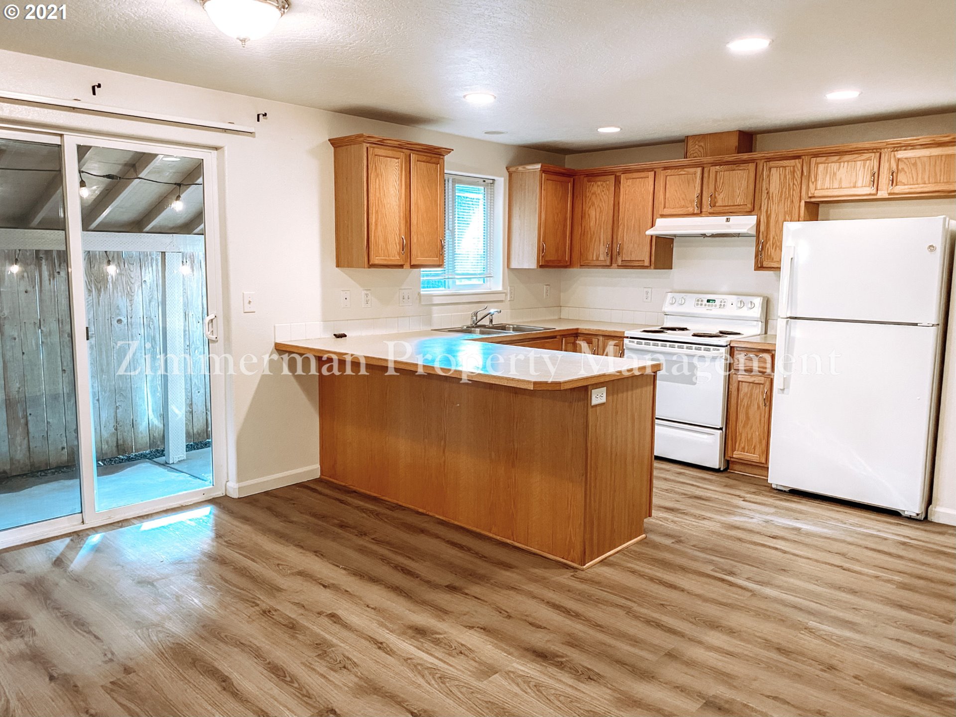 6447 Main Street Springfield, OR 97478 - Photo 2 of 12