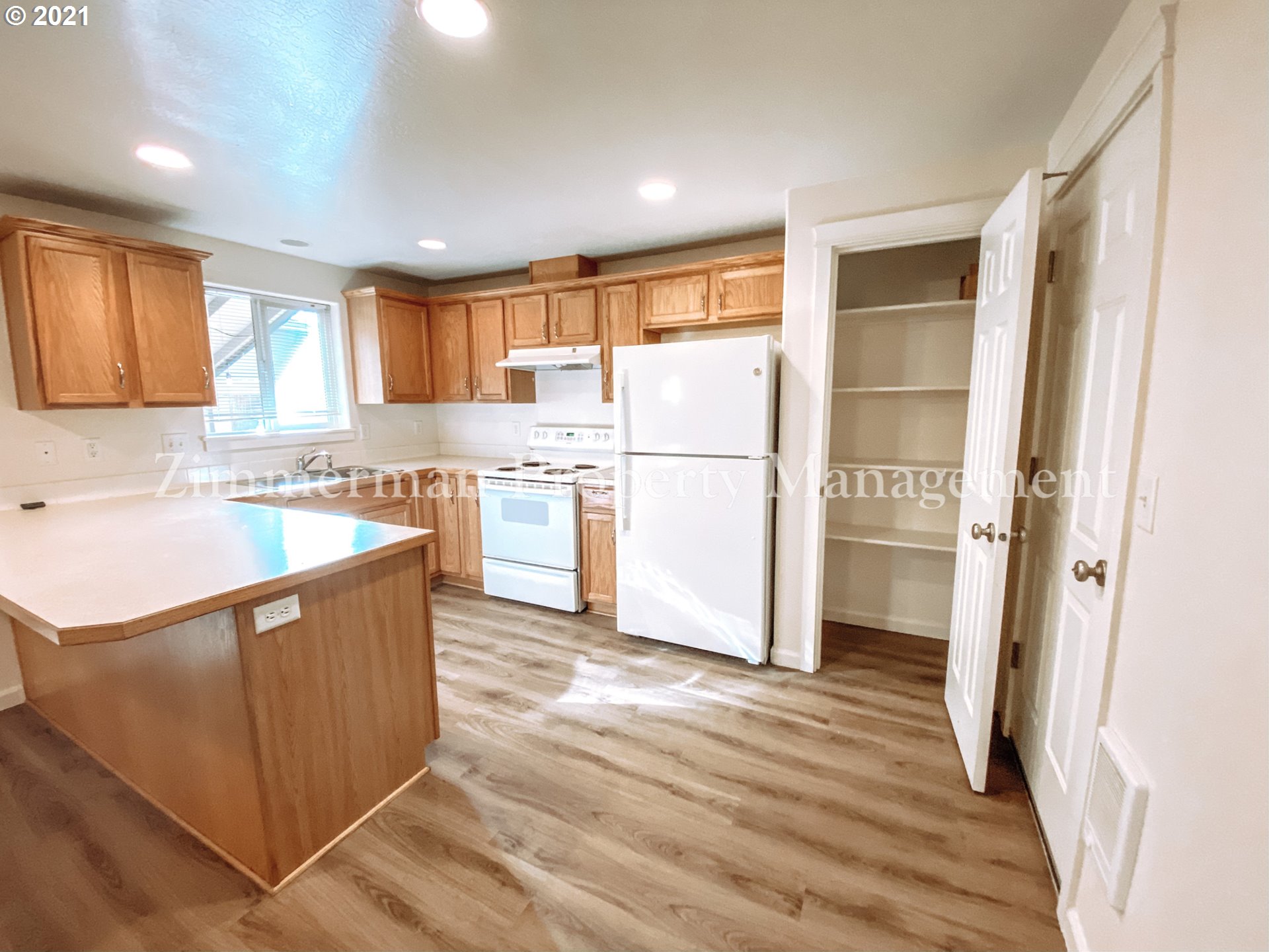 6447 Main Street Springfield, OR 97478 - Photo 3 of 12