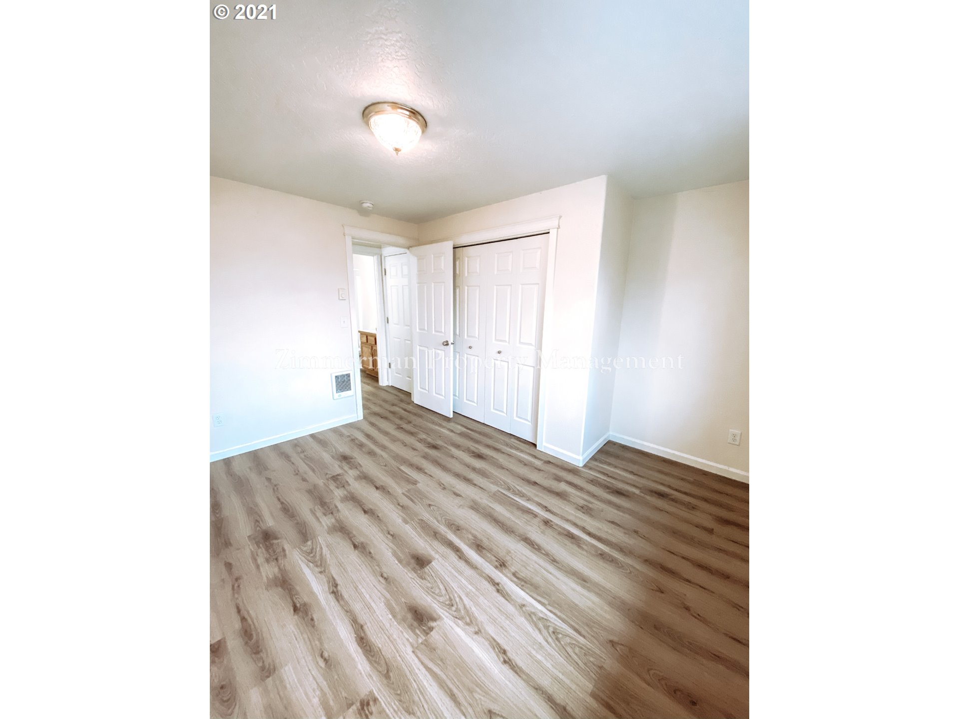 6447 Main Street Springfield, OR 97478 - Photo 7 of 12