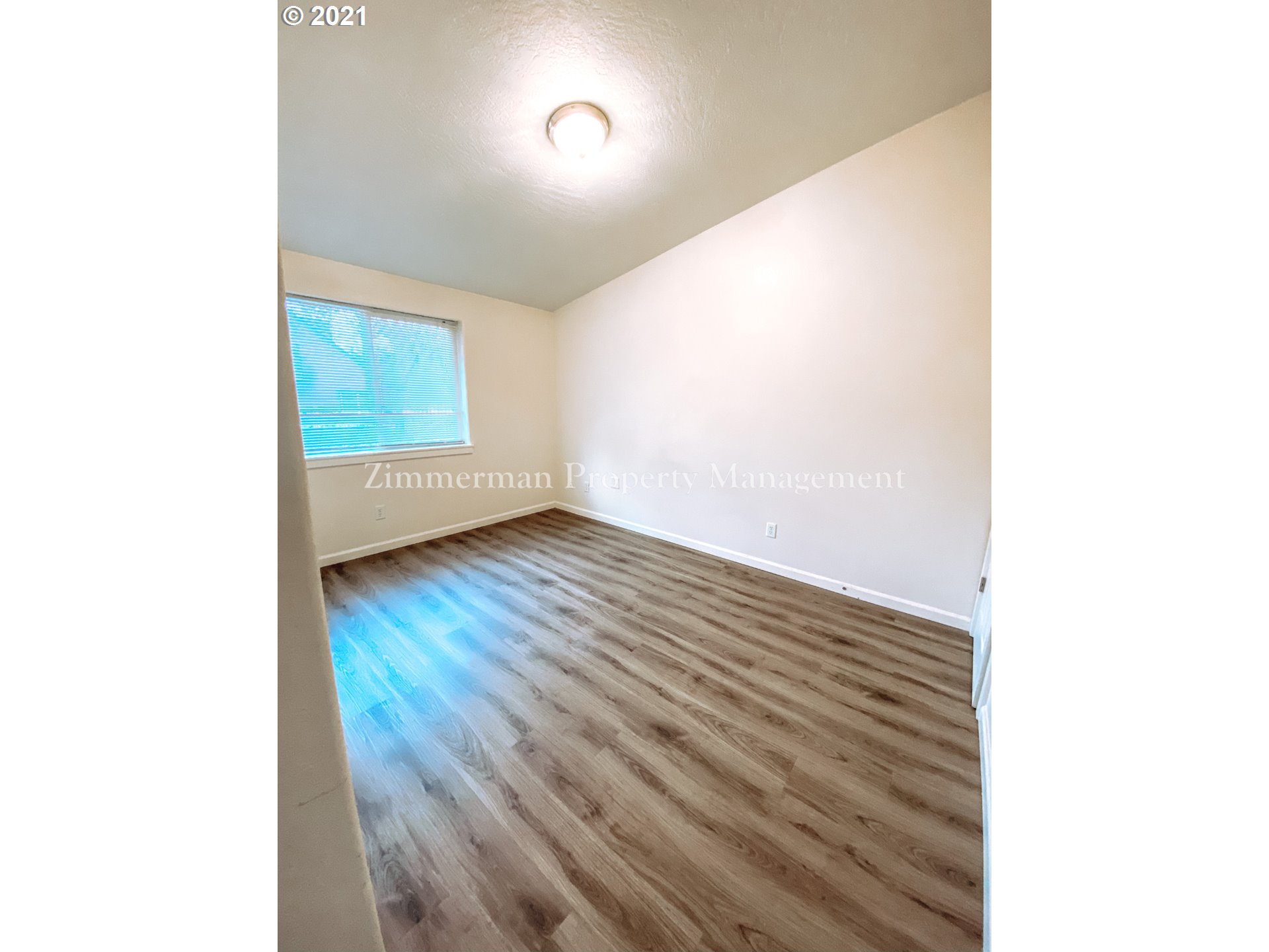 6447 Main Street Springfield, OR 97478 - Photo 8 of 12